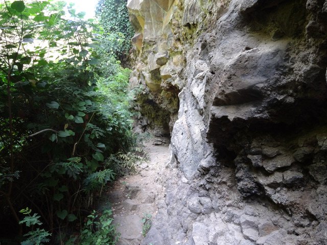 Il faut rester prudent quand le sentier se rétrécit