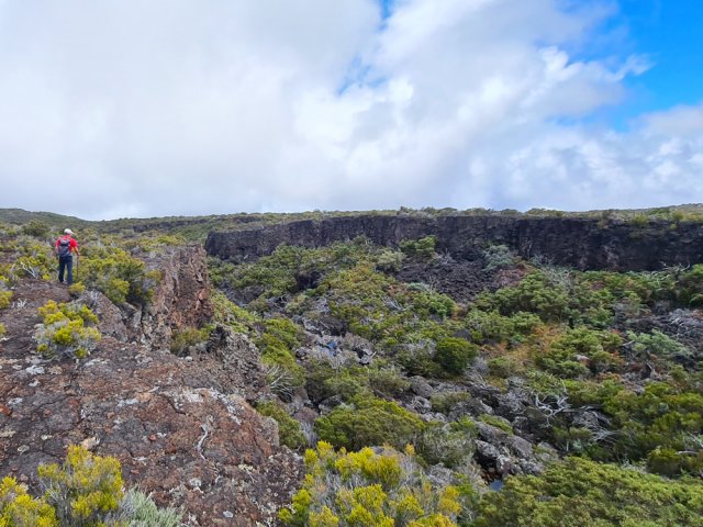 Suivre les cairns ou comme ici, le bord du canyon