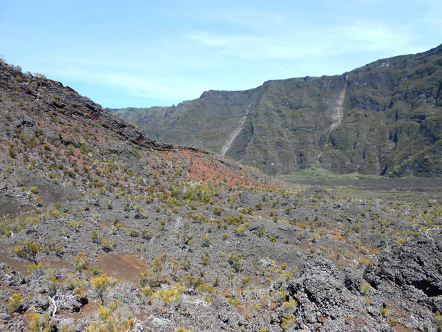 Les flancs du Piton Rouge et le Rempart de la Rivière de l'Est