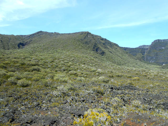 Le Piton Haüy vu du Piton de l'Îlet