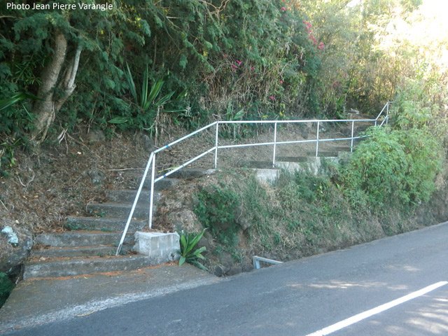 Un autre raccourci dans les Colimaçons pour éviter un lacet de la route