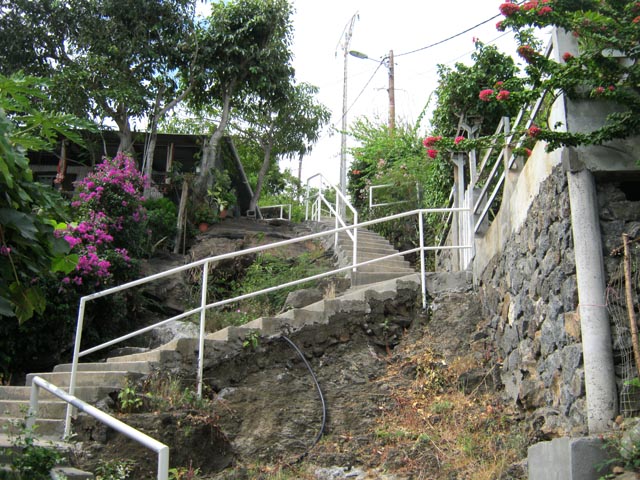 La rue principale de Cayenne où il vaut mieux être sportif