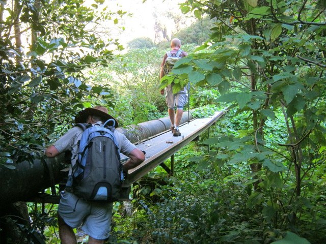 Passerelle contre tuyau