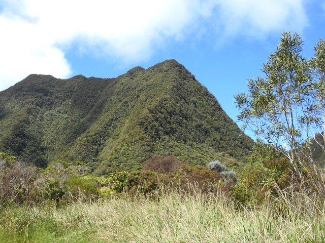 Le piton qui domine le Col de Bébour