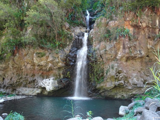 Les derniers mètres du Bras long finissant dans un grand bassin