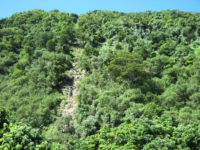 La région est connue pour ses multiples éboulis menaçant la population