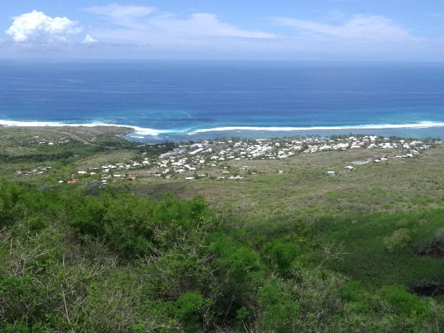 Le spot de surf des Trois Bassins et la Lotissement Bellevue