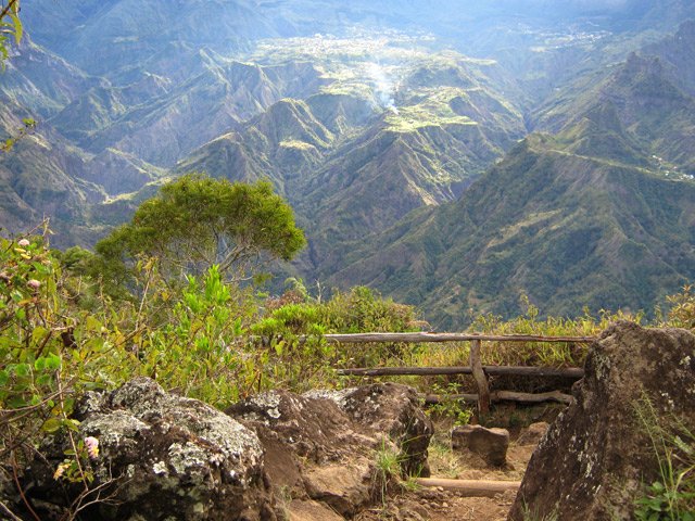 Une portion délicate et un peu vertigineuse de la descente du Piton Cabris
