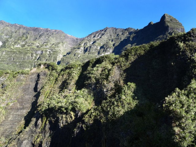 Le Plateau du Tapcal vu depuis le sentier en forte montée