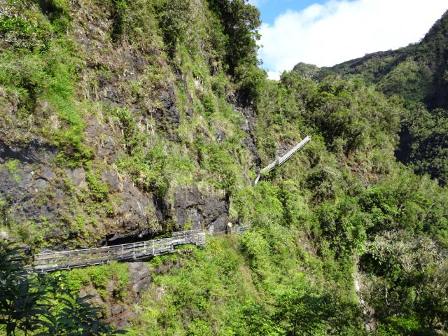 On rencontre très vite les autres qui, même de loin, sont plus impressionnantes