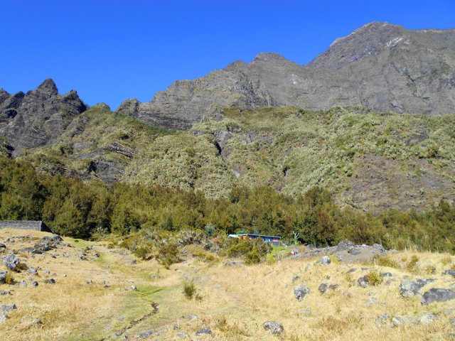 Coup d'œil sur le Grand Bénare lors de la traversée de l'îlet