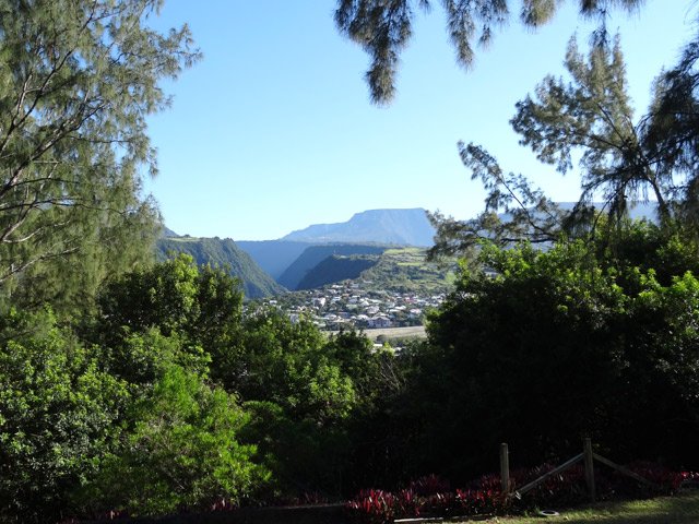 Point de vue depuis le sommet vers le Morne langevin