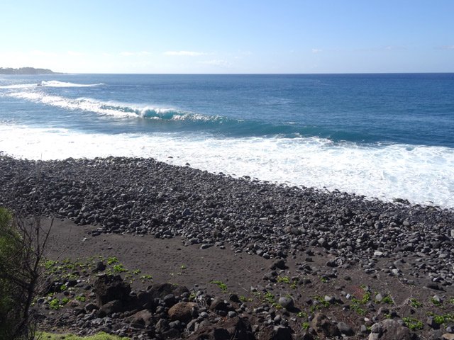 Les galets s'étendent presque jusqu'à Langevin