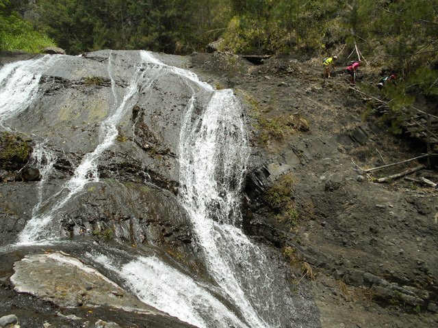 Impressionnant , surtout depuis que les escaliers en bois ont été emportés