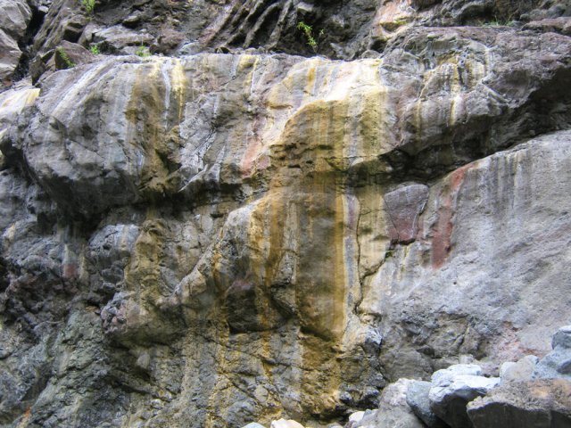 On rencontre souvent de belles concrétions ocre