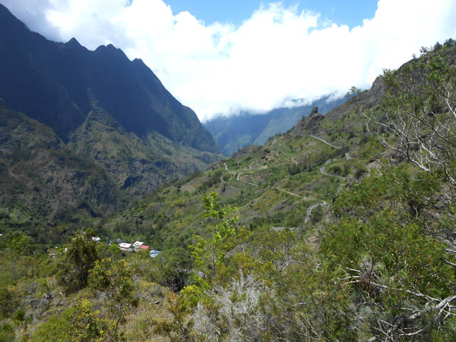 La vallée du Petit Bras de Cilaos et le Dimitile