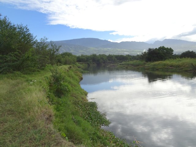 Il est possible de poursuivre au plus près de la ravine