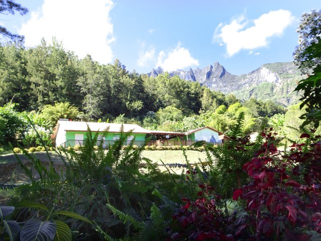 On ne peut vivre que calmement à l'Îlet à Bourse