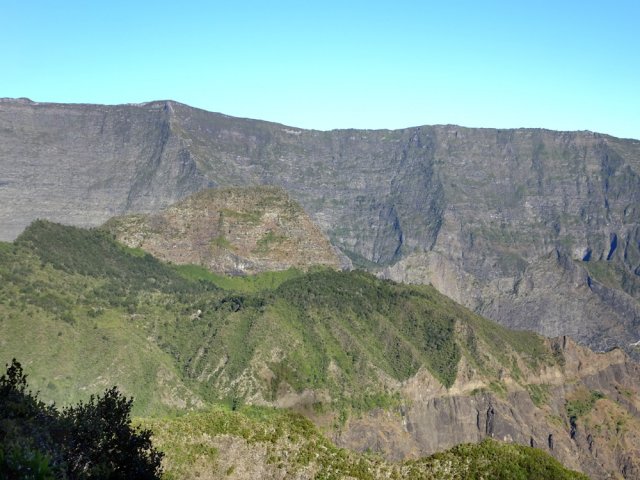 Le Maïdo et le Piton des Calumets, insignifiant vu d'ici