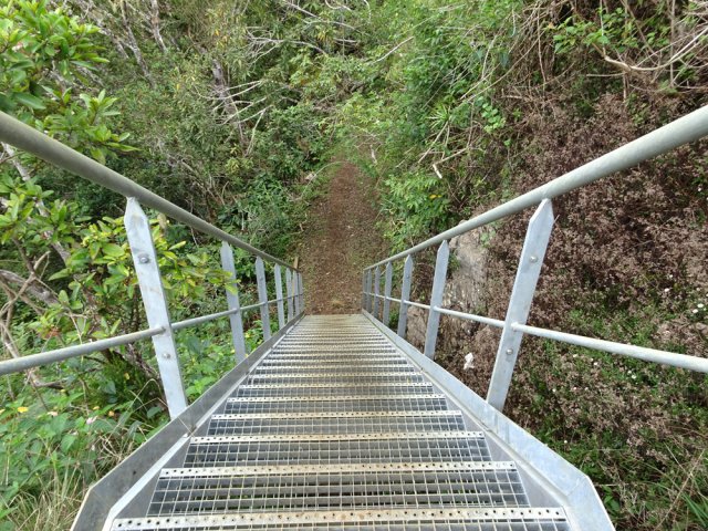 L'escalier bois est désormais remplacé par un métallique