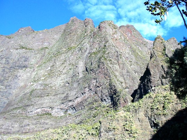 Le Grand Bénare, vu du bas, est imposant