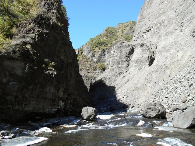 Le fond plat de la Rivière des Galets près de l'escalier vers Marla