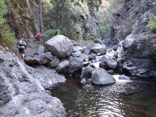 Marcher sur les rives chaque fois que cela est possible