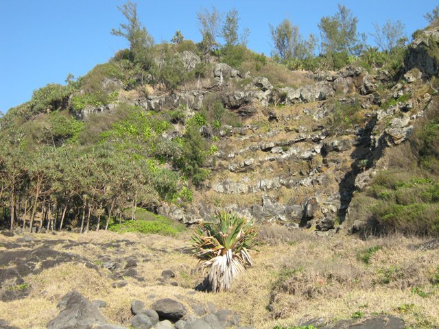 Arrivée à la falaise utilisée par les pêcheurs