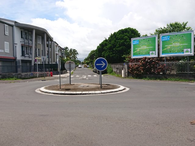 Le chemin de fer traversait ce rond-point de Cambuston