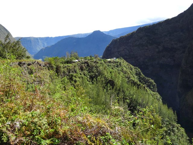 Vue sur le Plateau l'Ecole depuis la table de pique-nique