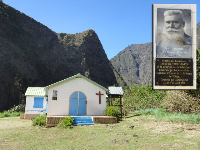 Ne pas manquer les panoramas depuis la chapelle et sa cloche acquise récemment