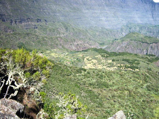 Points de vue nombreux sur Marla qu'on domine