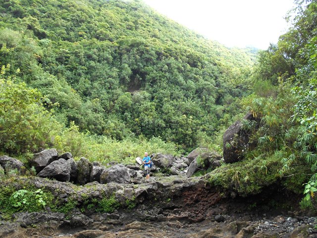La petite cascade à sec de la Ravine de Basse Vallée