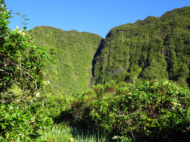 Dès le départ, on a la cascade en point de mire