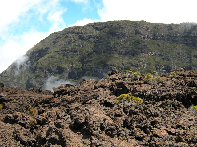 Coulées anciennes au pied du Morne Langevin