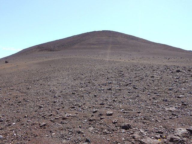 Le Chisny semble être un grand tas de cailloux et de sable