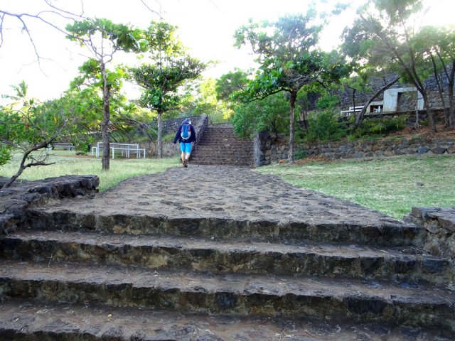 Nouveaux escaliers pour rejoindre la rue principale de Stella