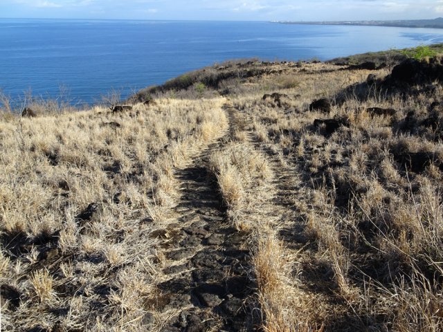 Le premier sentier pavé rencontré vers la Barrière