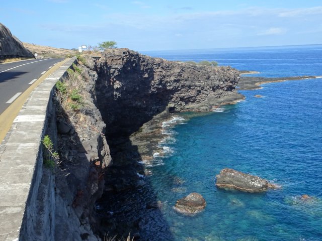 La route est bruyante mais les abords sont agréables
