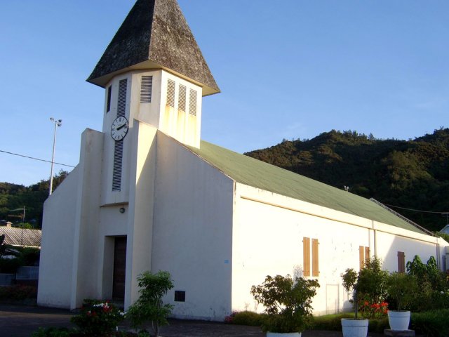 Départ de l'église du Tévelave