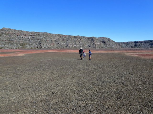Prendre ensuite la direction de la pente sud du Piton Chisny