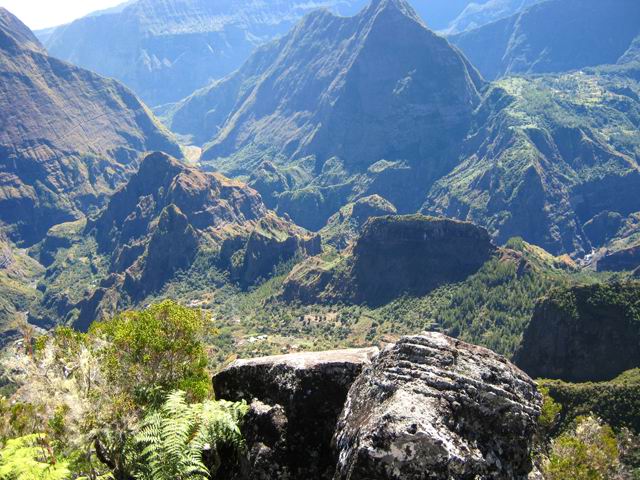 Le sommet du Calumet avec vue sur Grand Place et le Piton Cabris