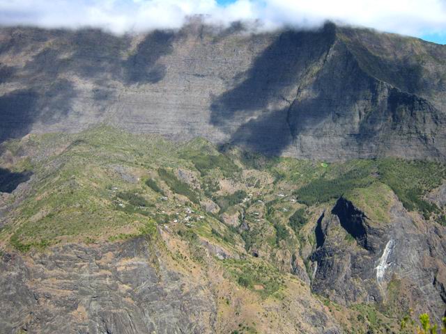 Panorama sur Roche Plate depuis l'arête dans la montée