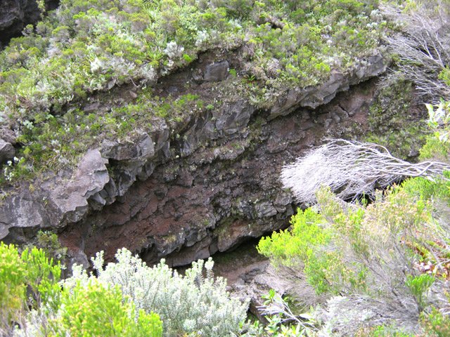 Il vaut mieux ne pas tomber dans certaines crevasses lors de la descente vers Grand Pays