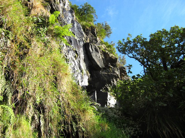 Les rochers verticaux qui marquent la fin de la montée