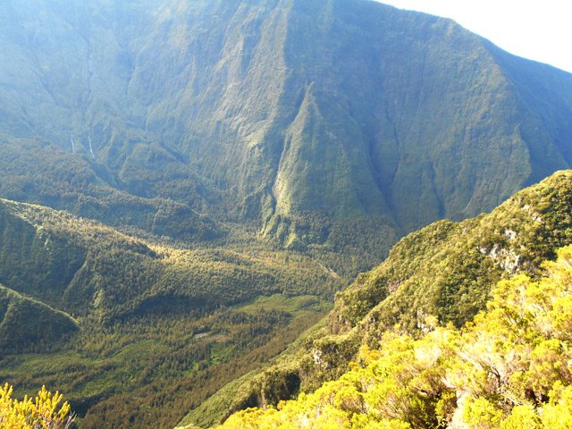 Grand pays plusieurs centaine de mètres plus bas