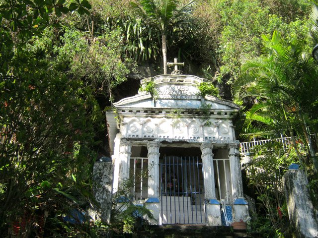 Très court détour pour une visite à la grotte de Lourdes
