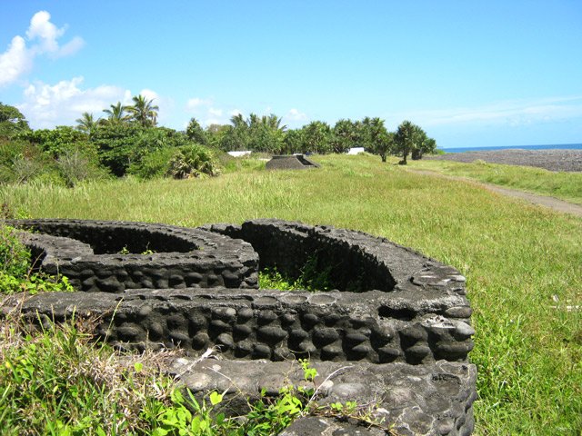 Quelques vestiges d'ouvrages avant d'arriver à Saint-Benoît