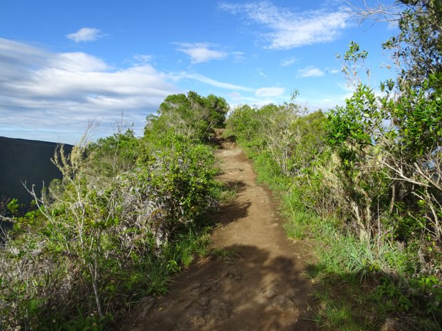 Le cheminement devient très facile sur la crête