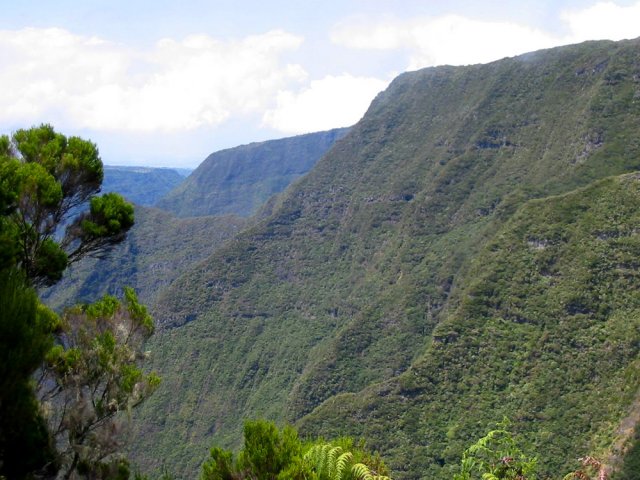 Pont de vue sur la vallée du Bras de Sainte-Suzanne